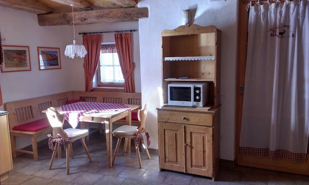 Maso Franceschella Bed and Breakfast Carano  Værelse billede